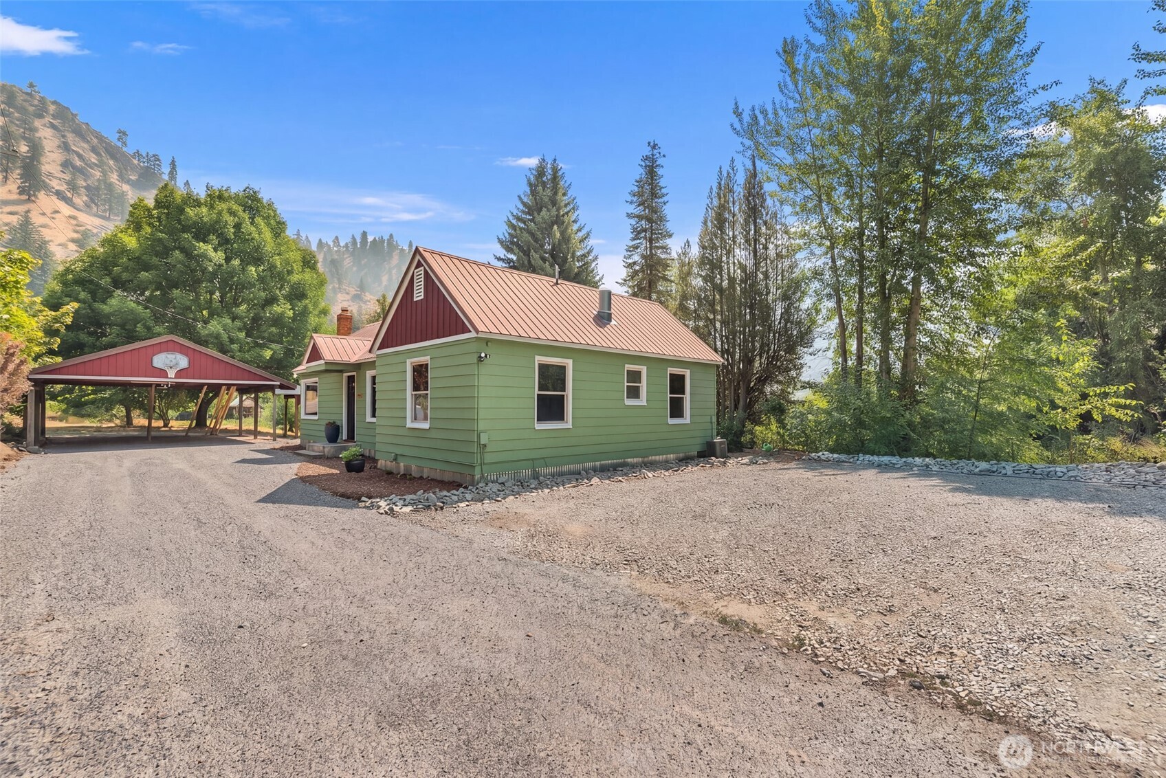 8811 Entiat River Road Property Photo 1