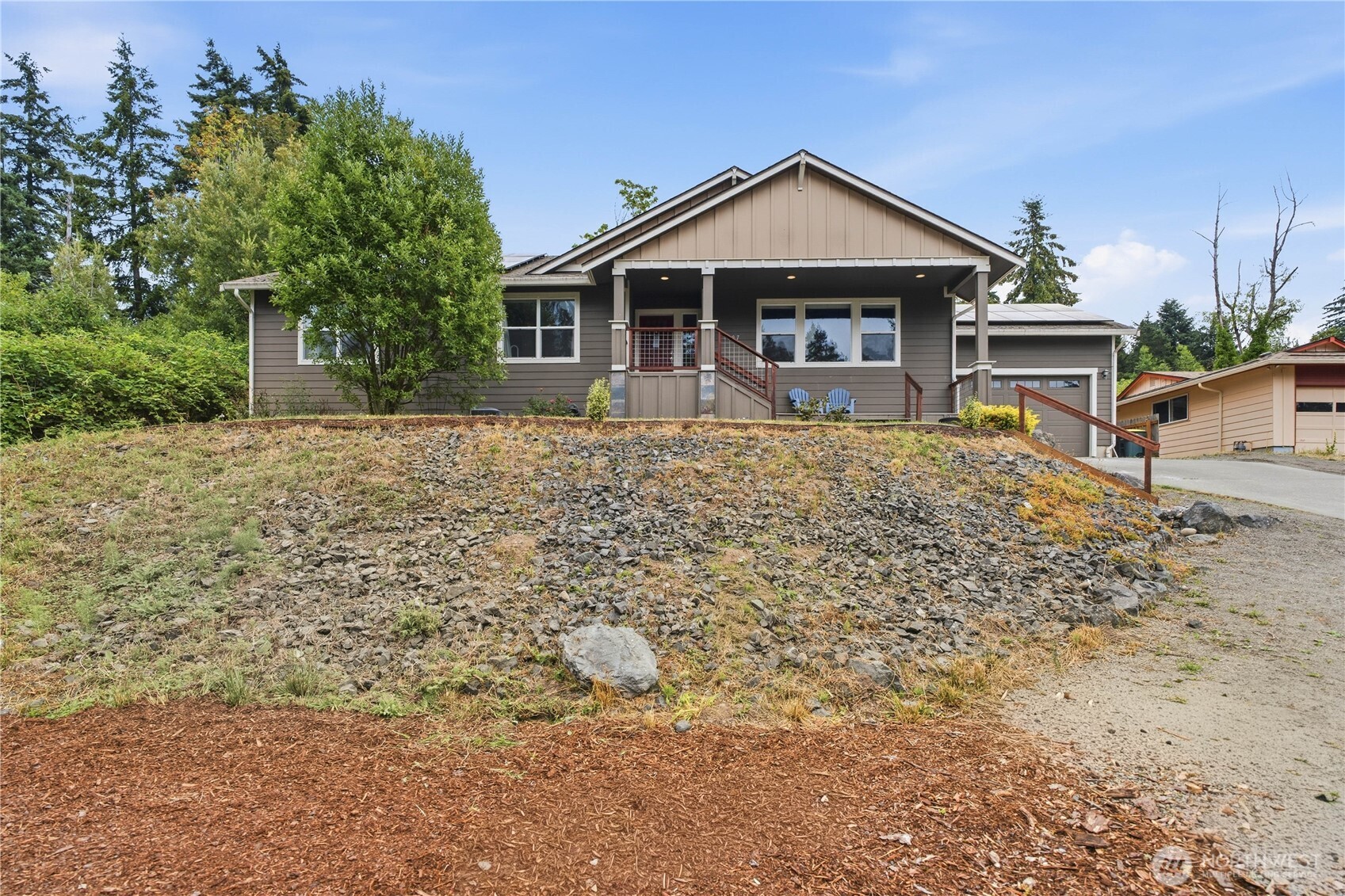 1207 34th Street Property Photo 2