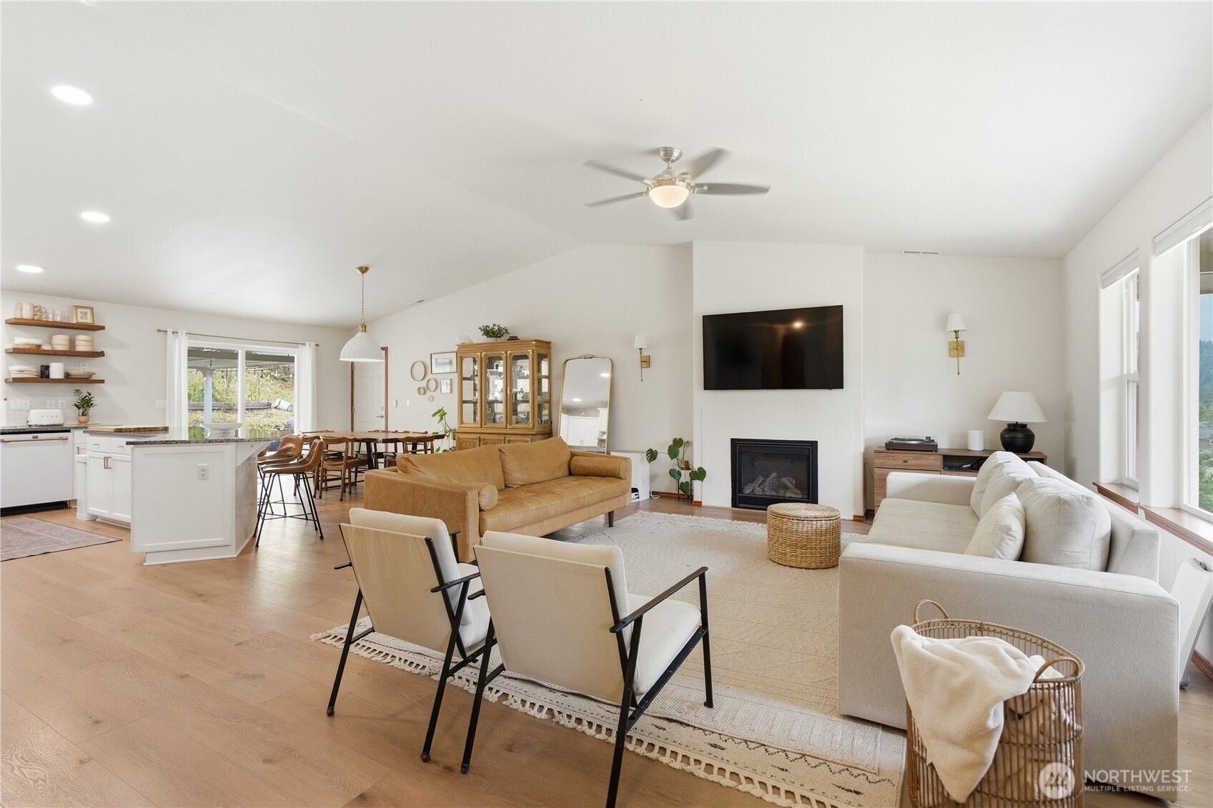 1207 34th Street Property Photo 3