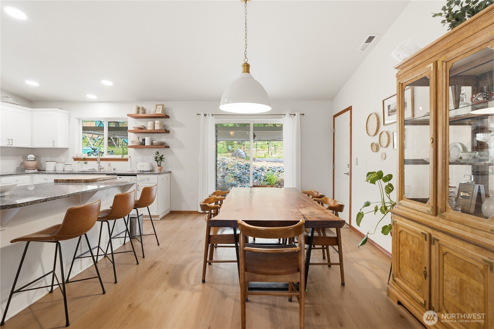 1207 34th Street Property Photo 5