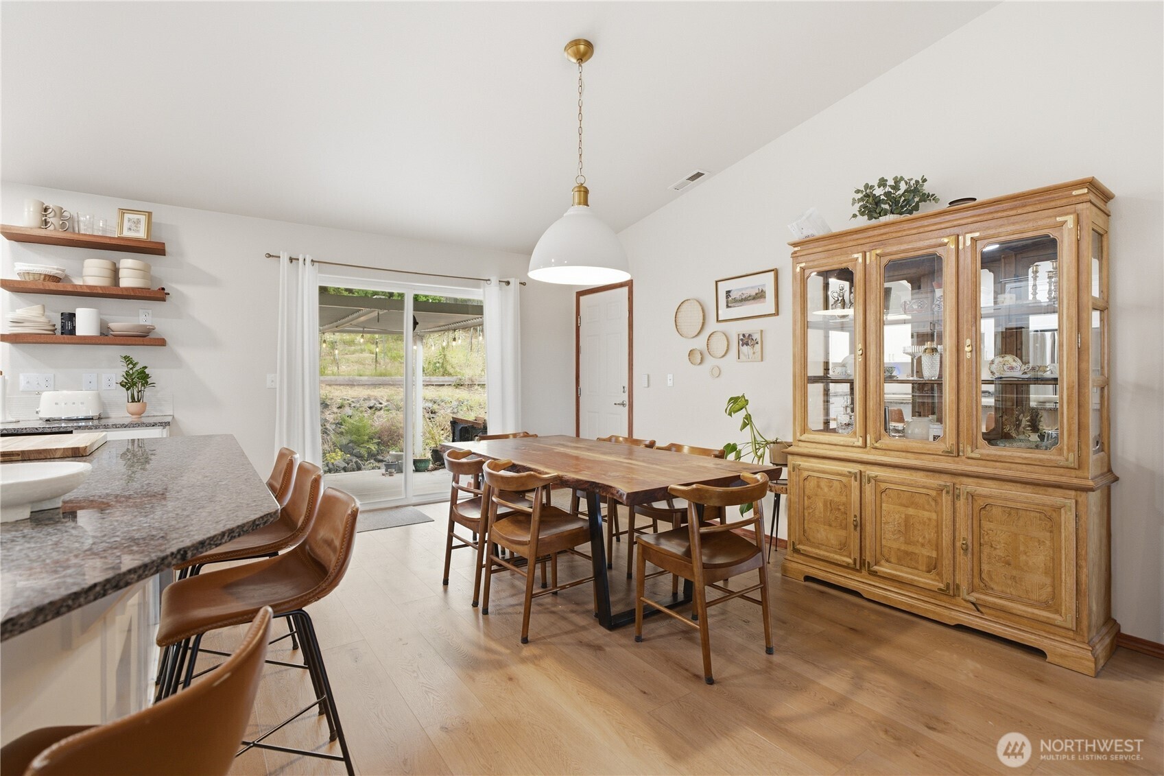1207 34th Street Property Photo 8