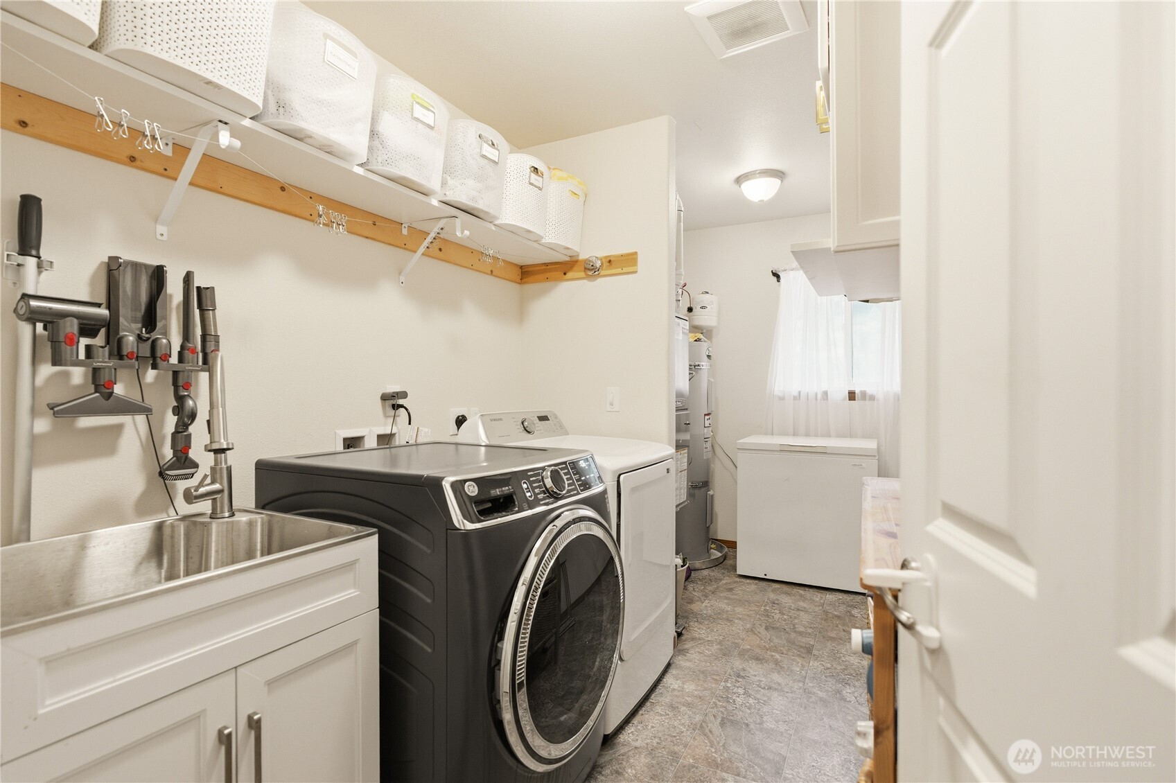 1207 34th Street Property Photo 9