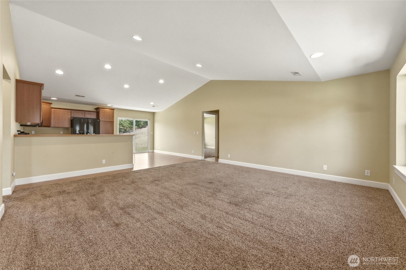 809 Clark Court Property Photo 3