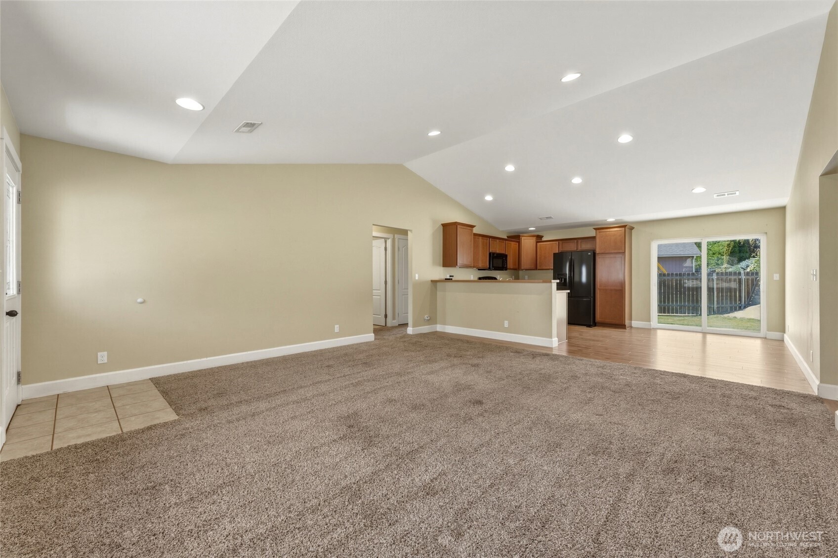 809 Clark Court Property Photo 4