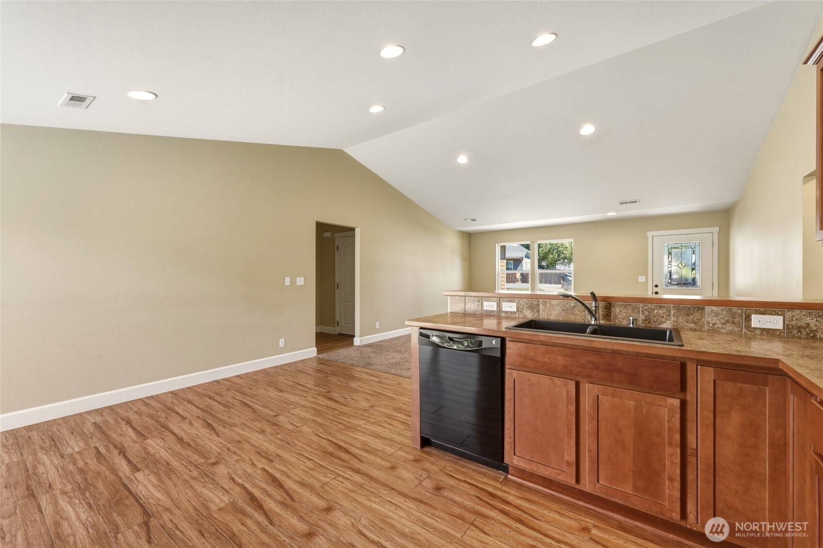809 Clark Court Property Photo 7