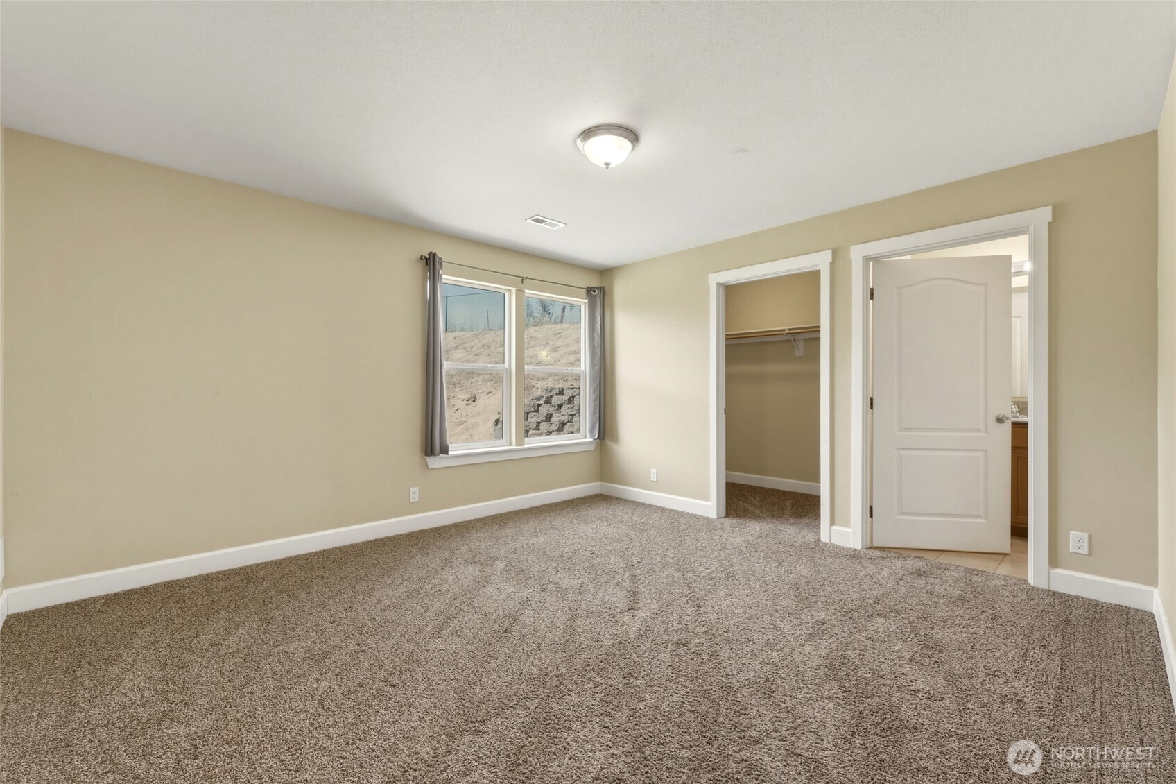 809 Clark Court Property Photo 10
