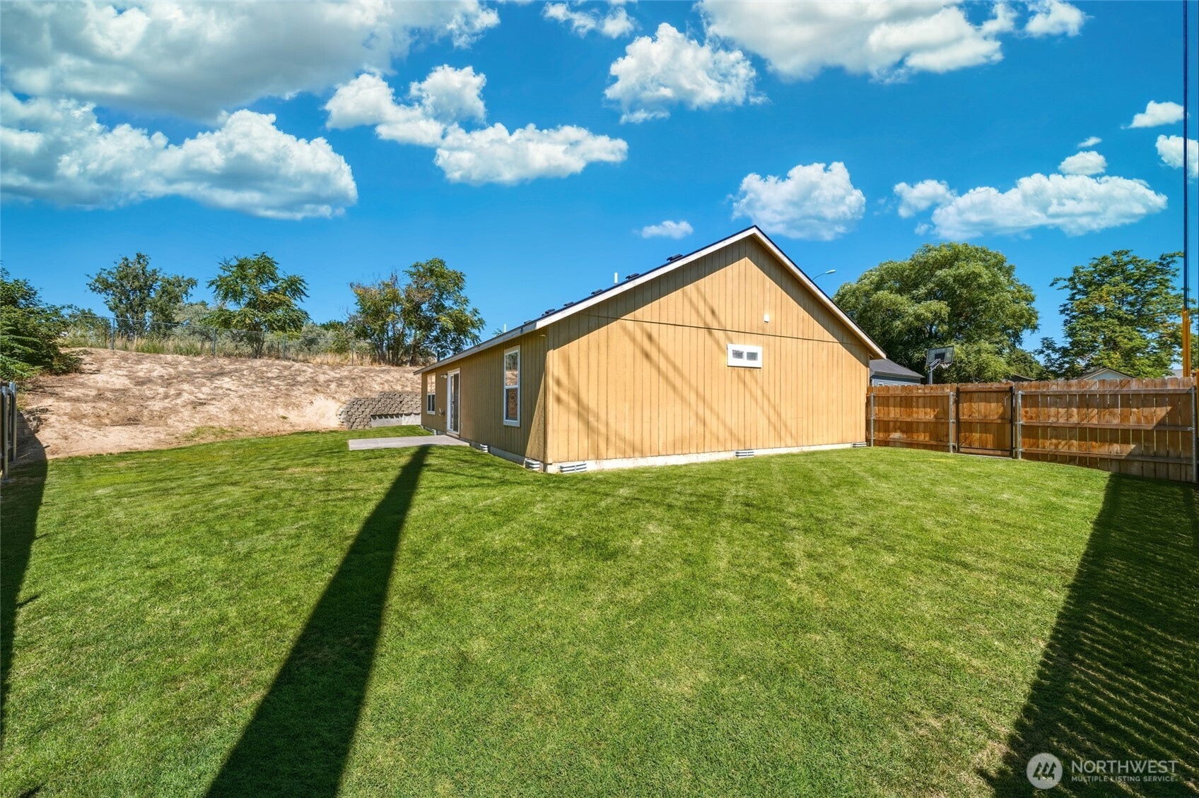 809 Clark Court Property Photo 22