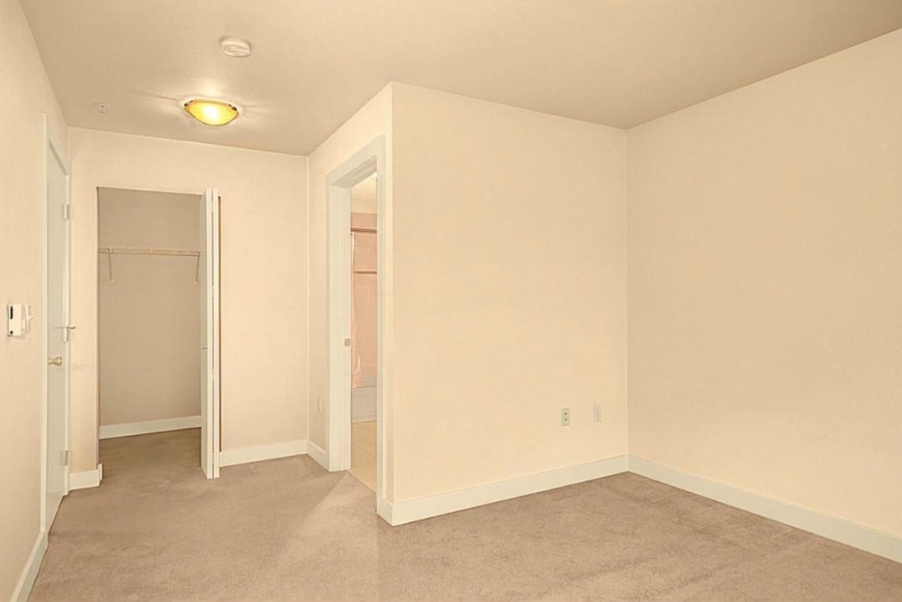 700 E Denny Way 202 Property Photo 6