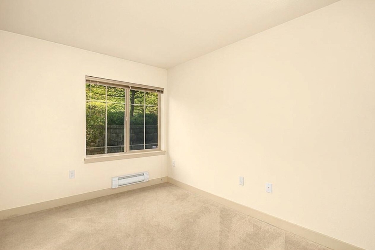 700 E Denny Way 202 Property Photo 8