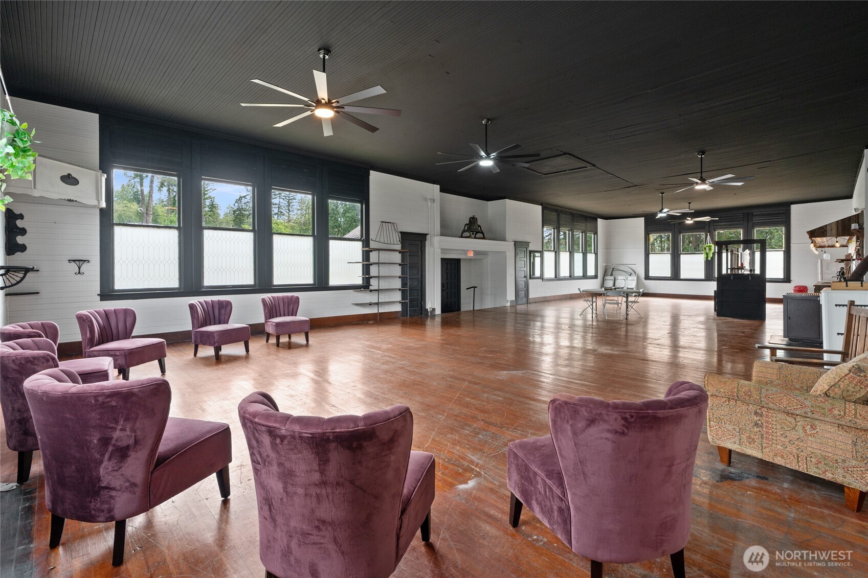 50208 Mountain Highway Property Photo 9