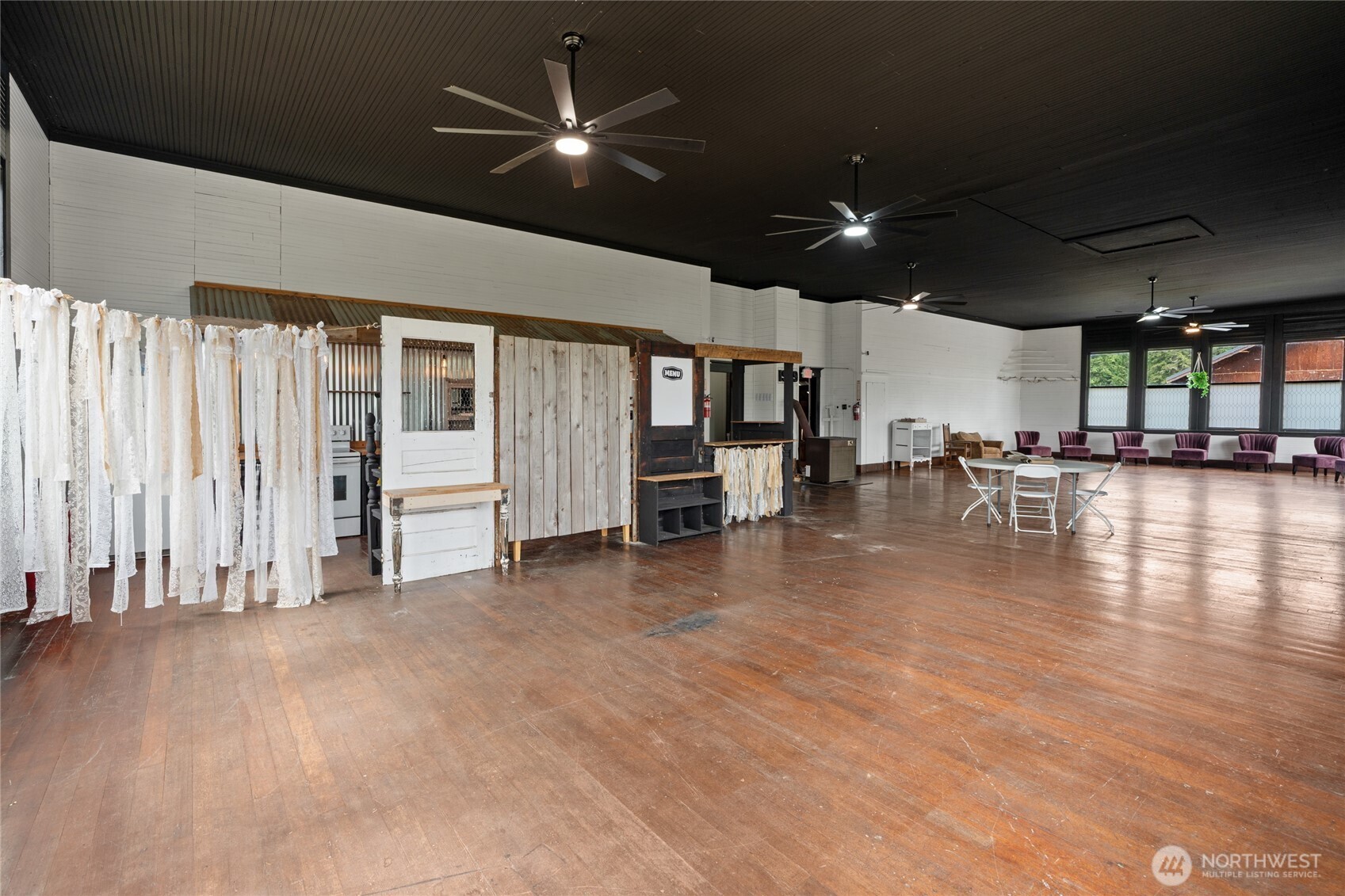 50208 Mountain Highway Property Photo 14