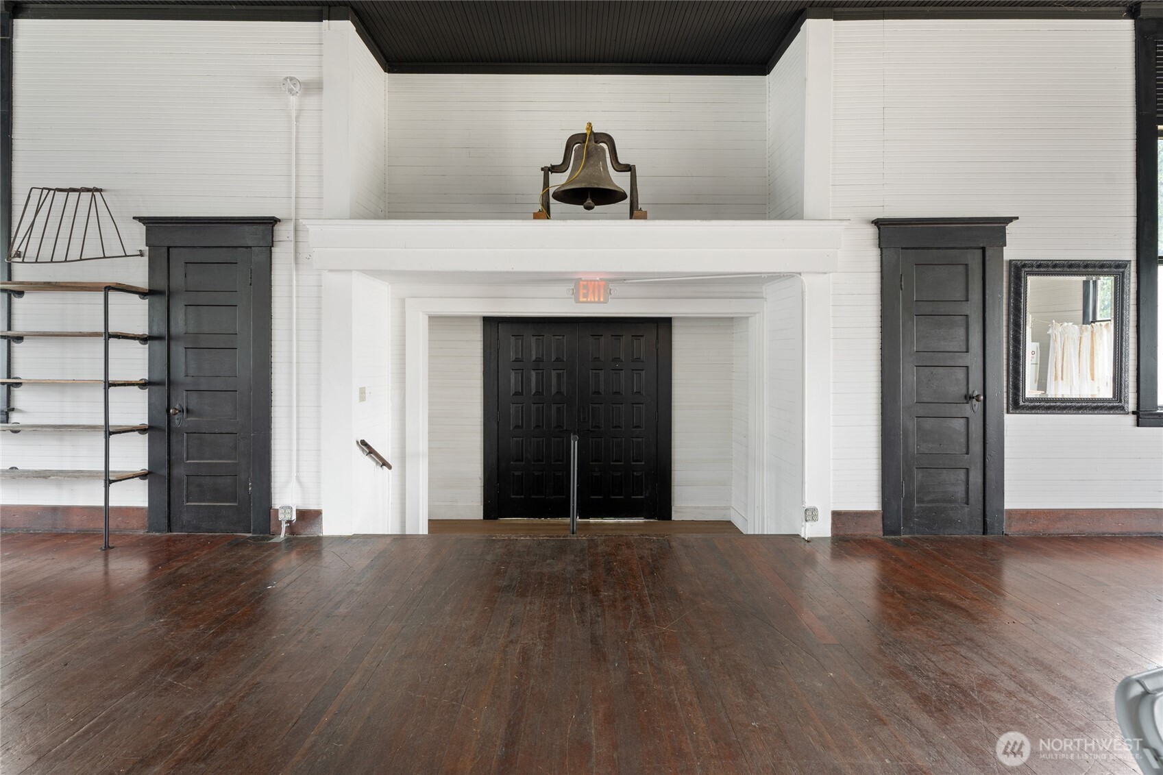 50208 Mountain Highway Property Photo 18