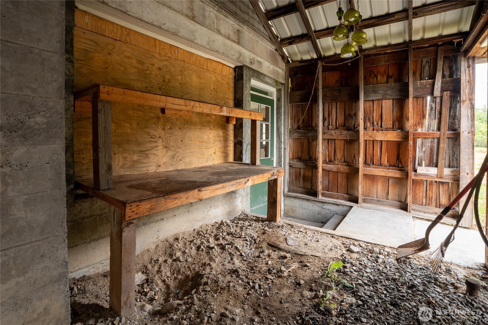 50208 Mountain Highway Property Photo 38