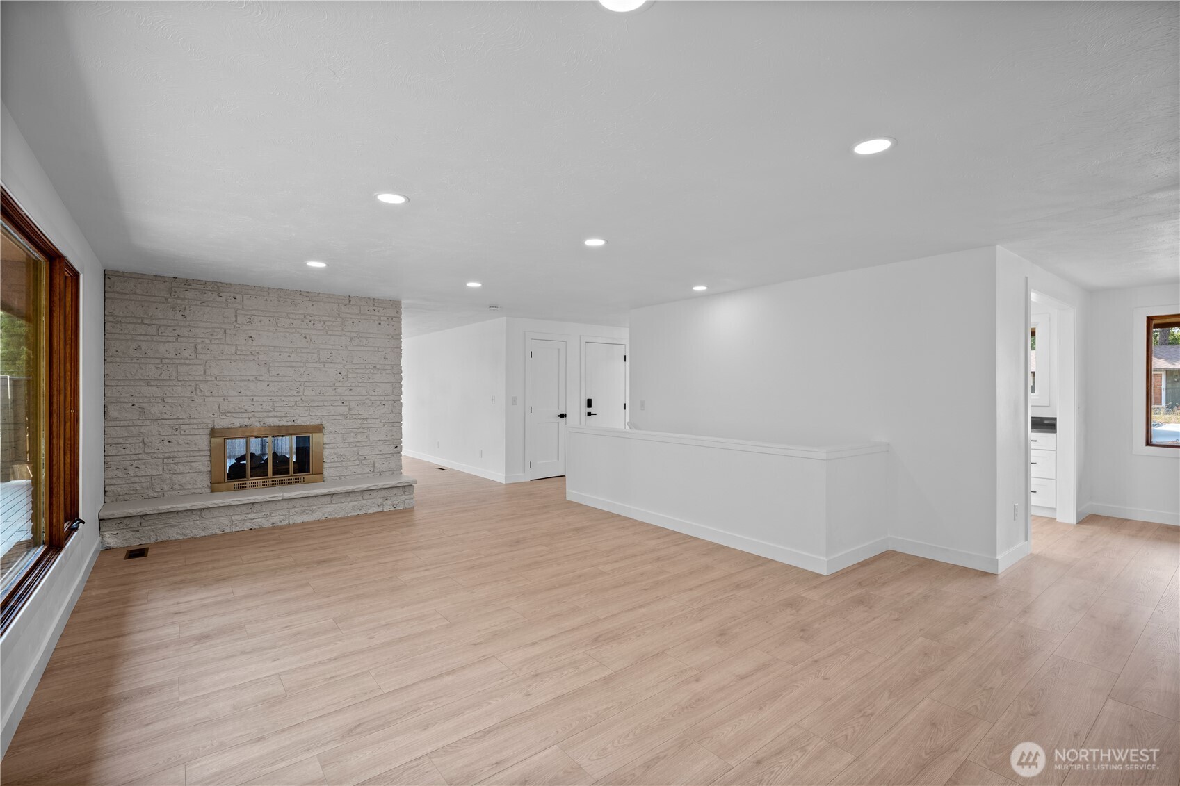 7118 N Winston Drive Property Photo 9