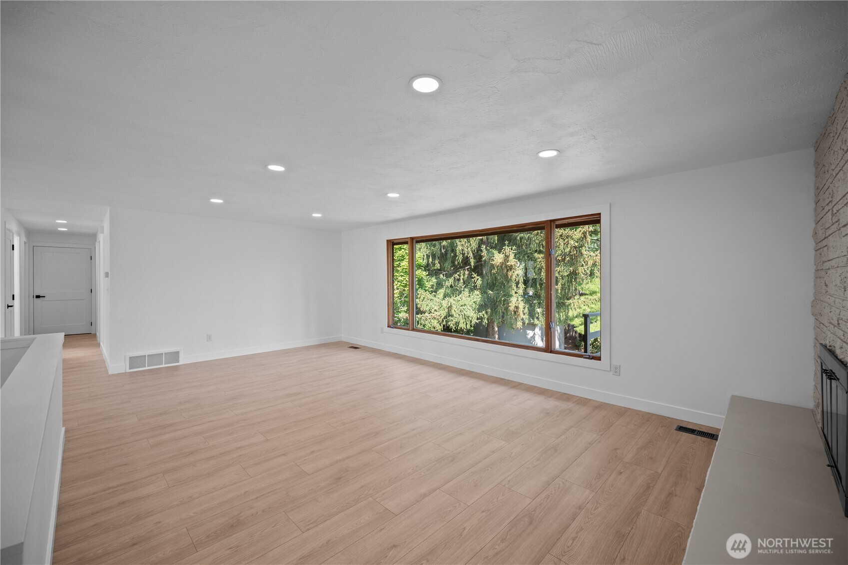 7118 N Winston Drive Property Photo 10