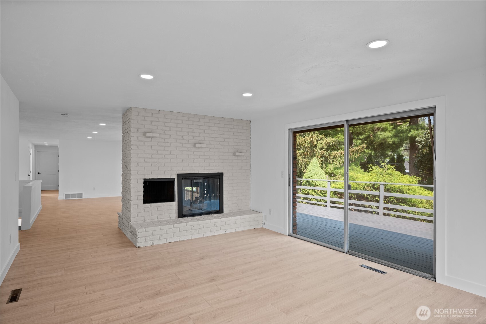 7118 N Winston Drive Property Photo 12
