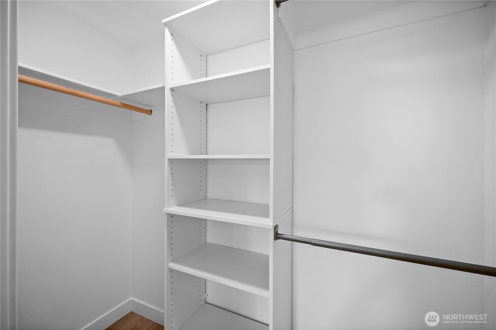 7118 N Winston Drive Property Photo 18