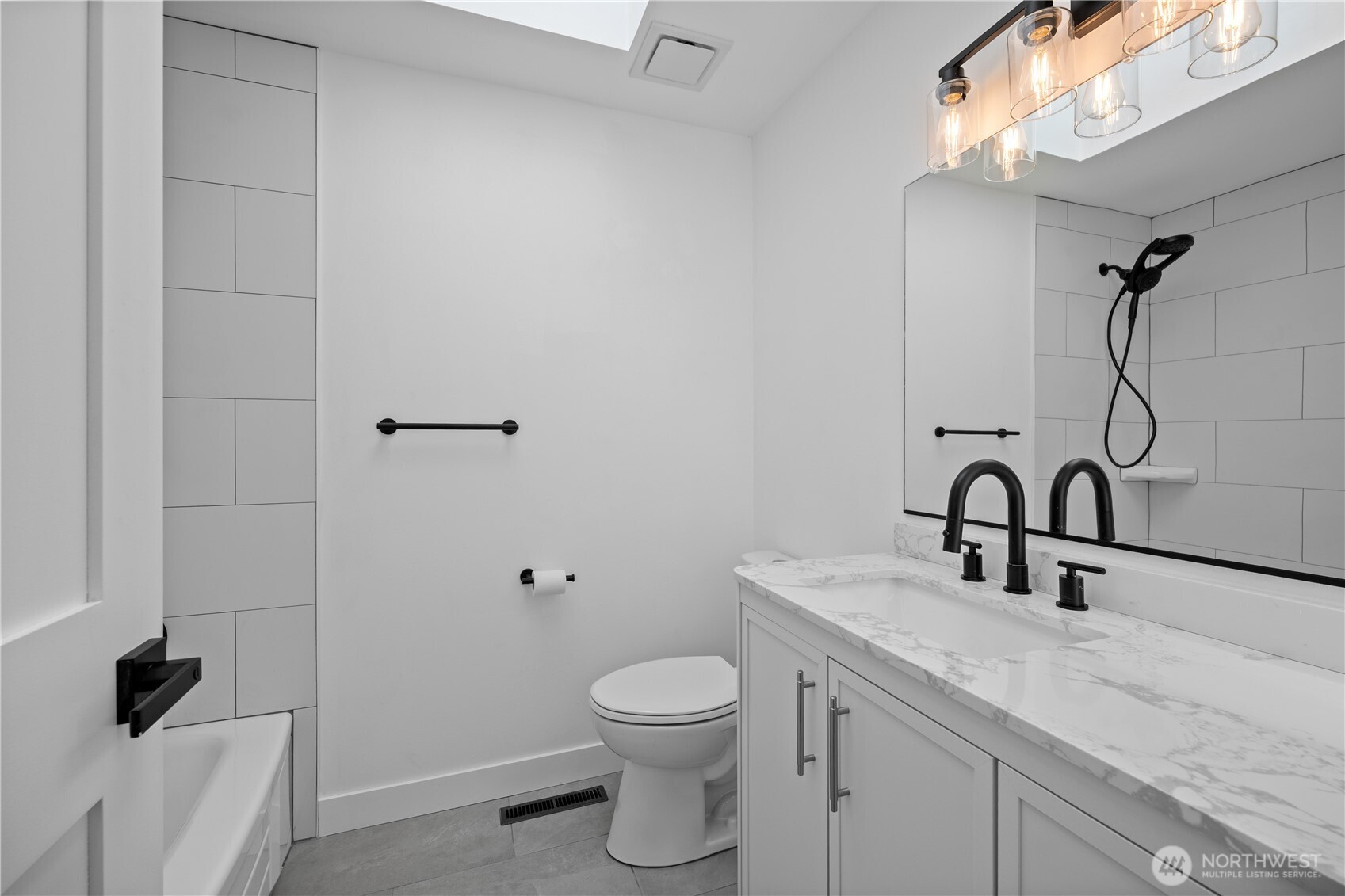 7118 N Winston Drive Property Photo 20