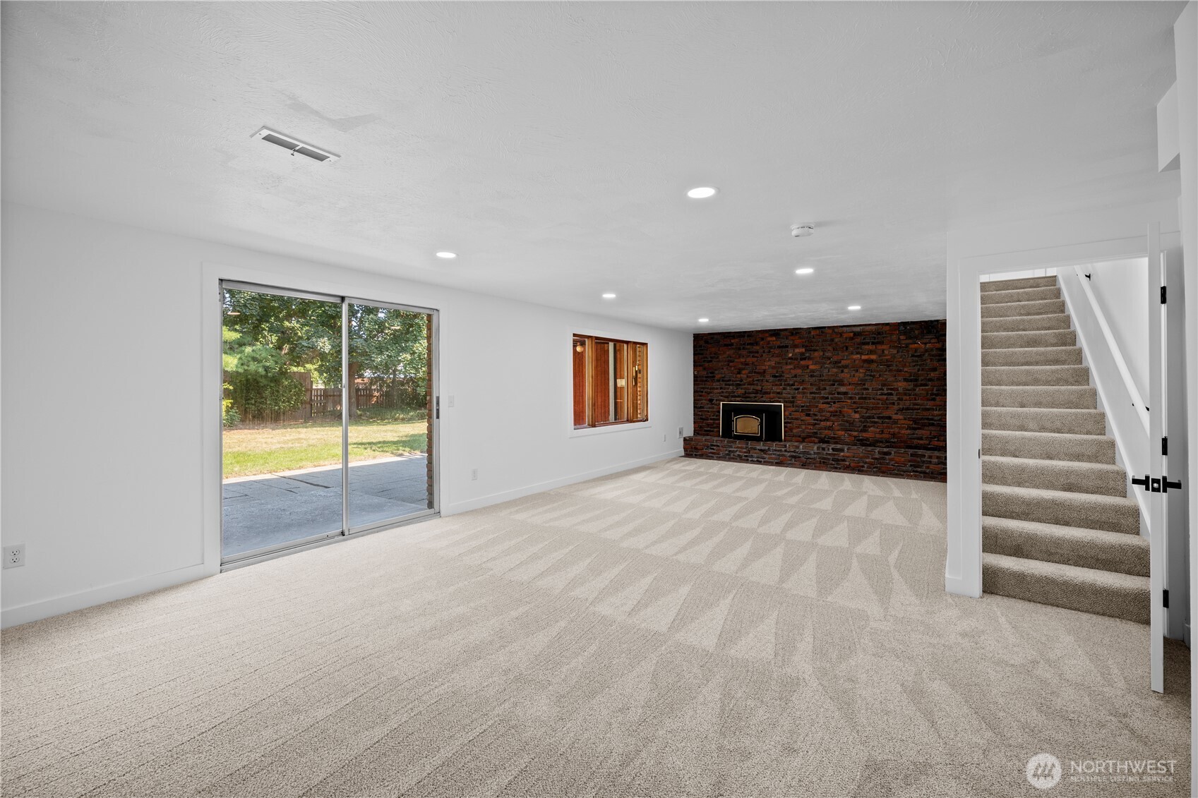 7118 N Winston Drive Property Photo 22