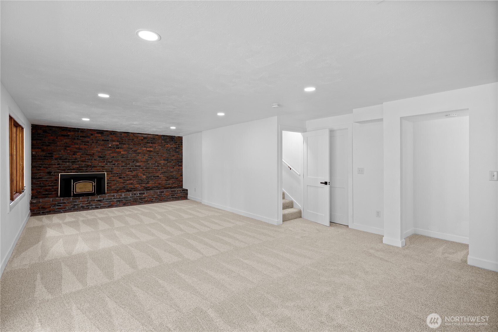 7118 N Winston Drive Property Photo 24