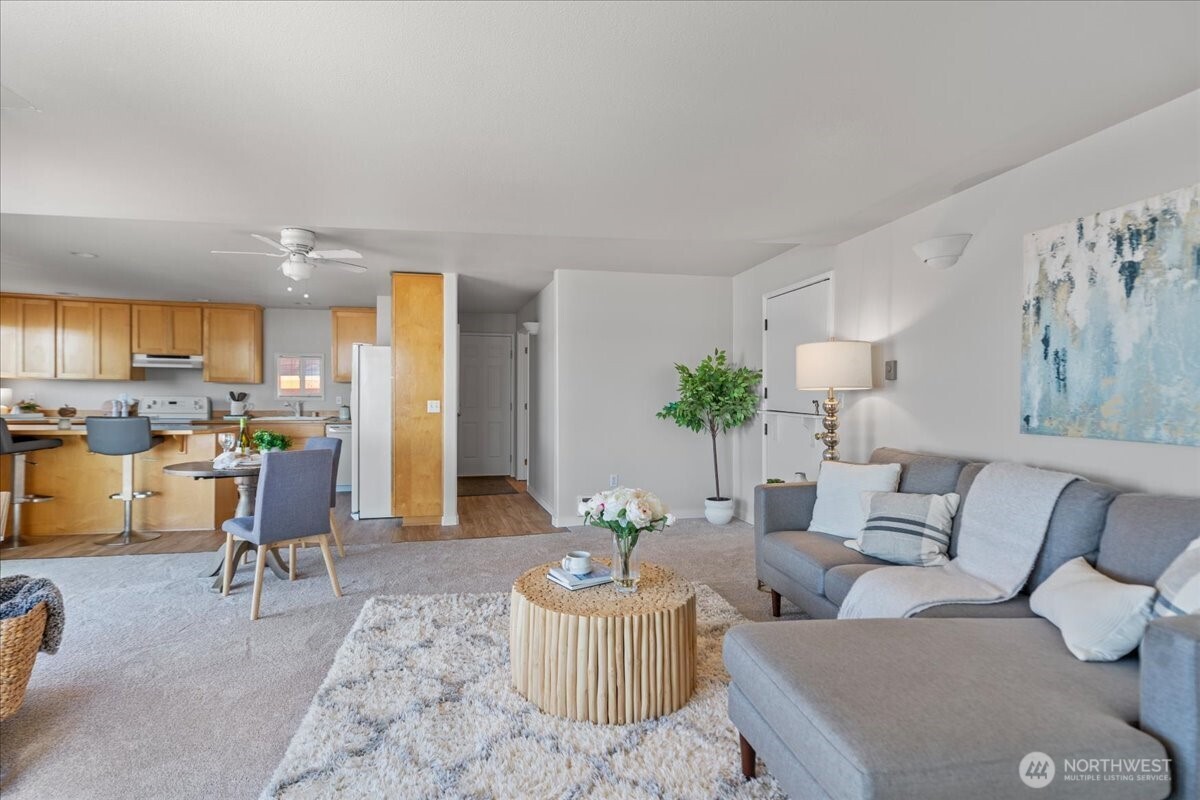 2711 Day Island Boulevard Property Photo 10