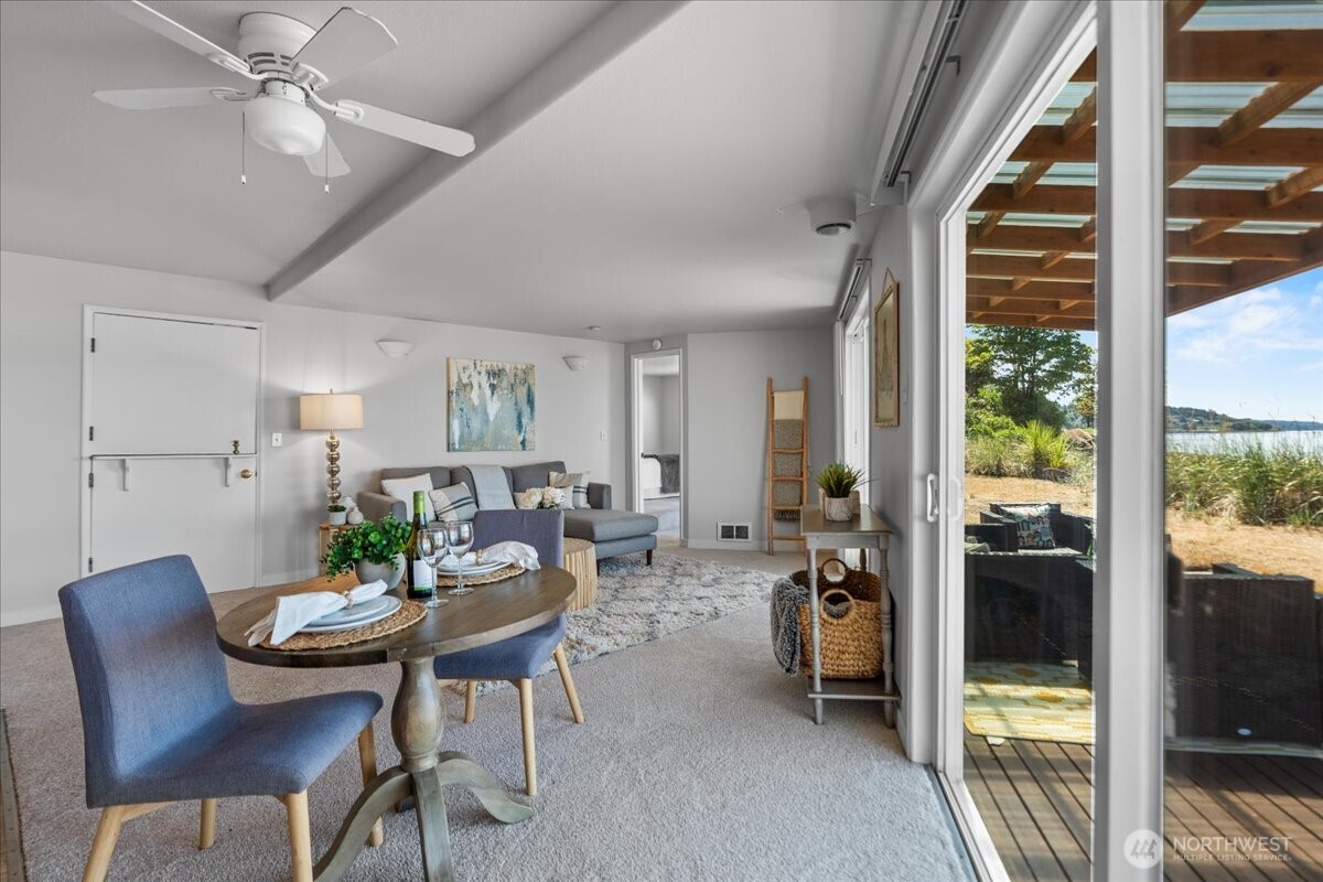 2711 Day Island Boulevard Property Photo 11