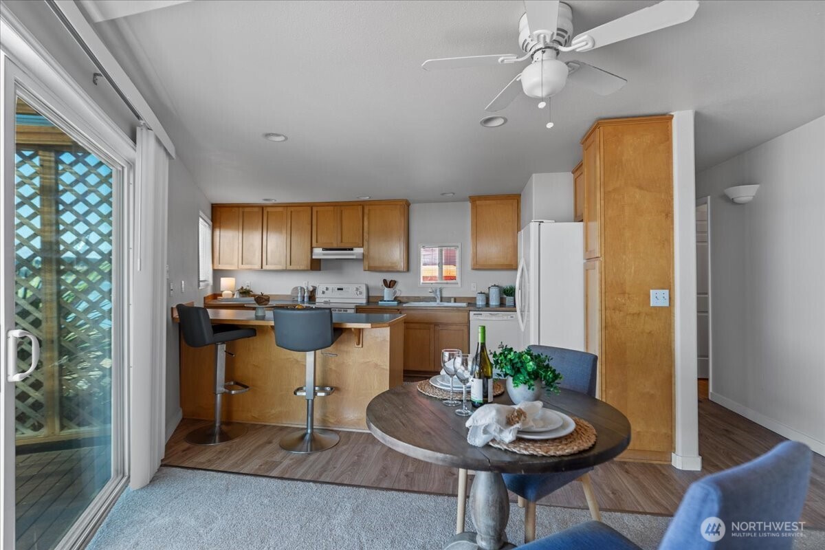 2711 Day Island Boulevard Property Photo 14