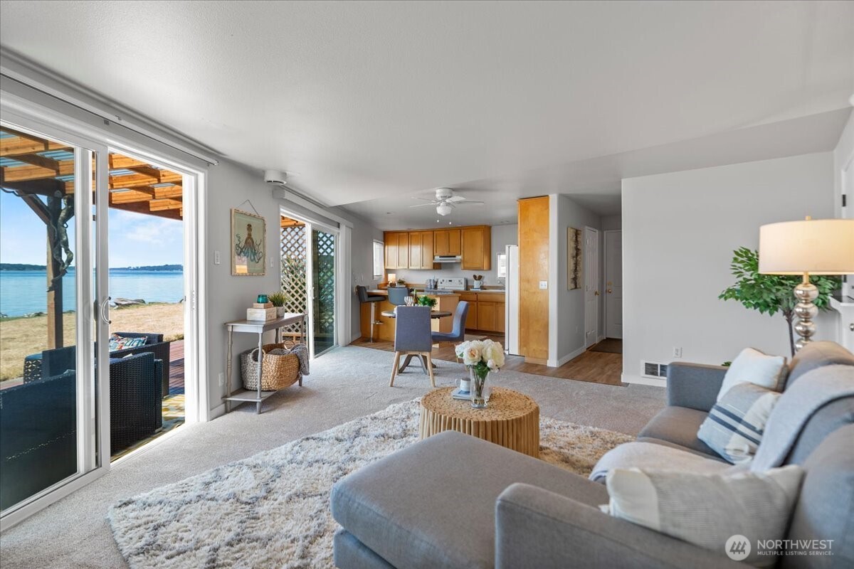 2711 Day Island Boulevard Property Photo 16