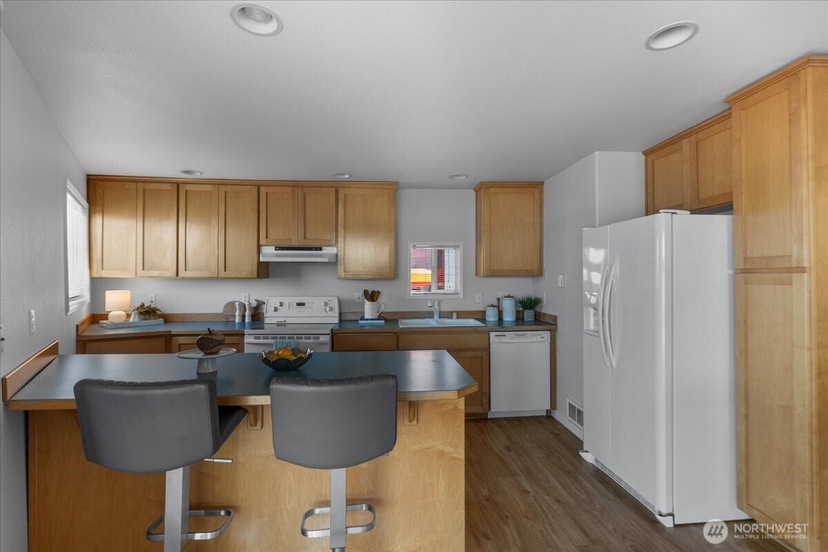 2711 Day Island Boulevard Property Photo 18