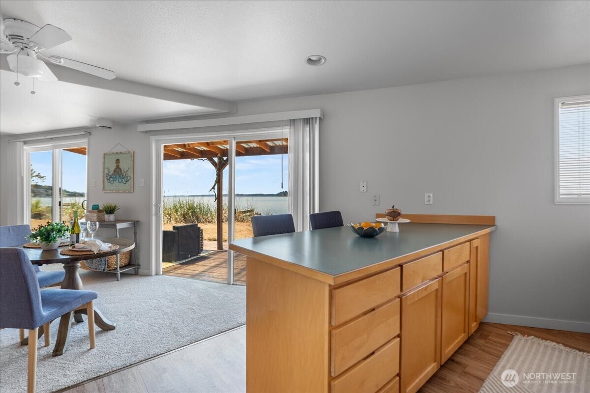 2711 Day Island Boulevard Property Photo 20