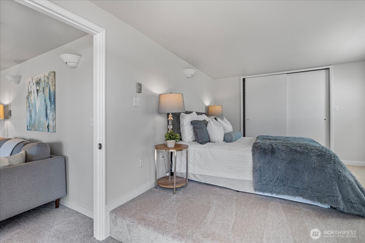 2711 Day Island Boulevard Property Photo 21