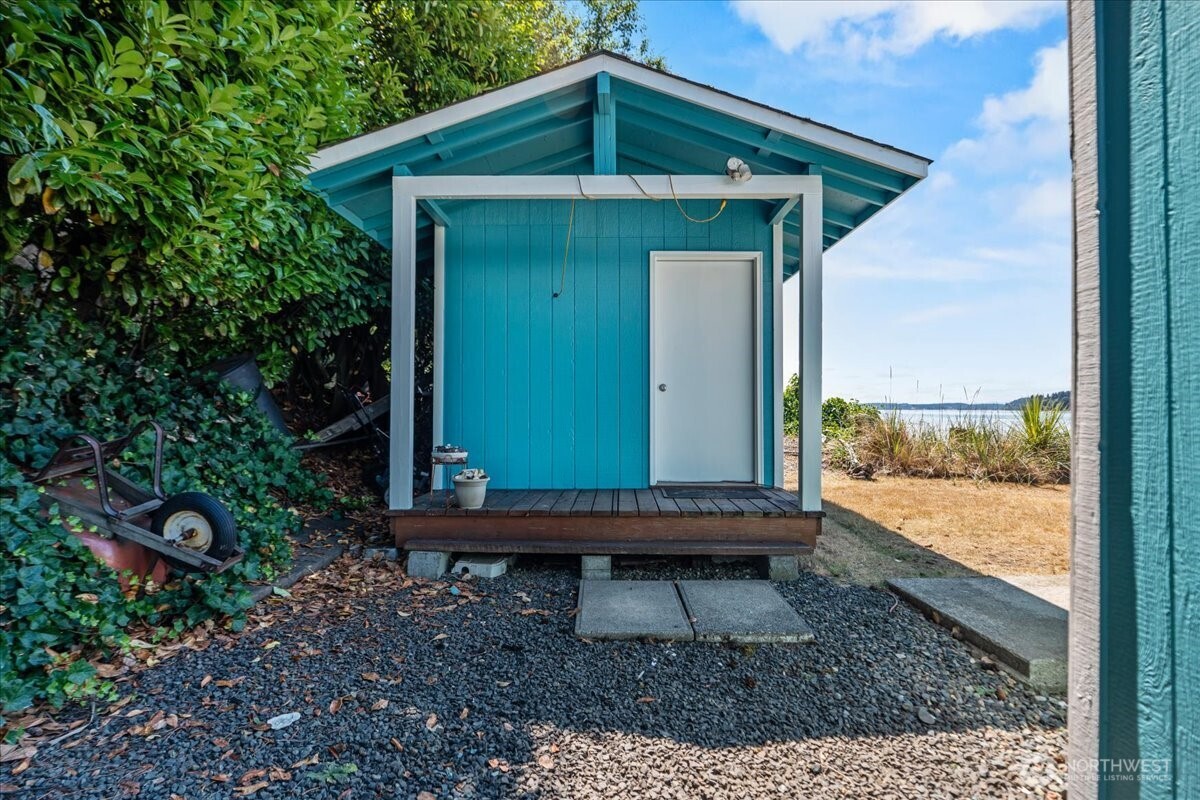 2711 Day Island Boulevard Property Photo 33