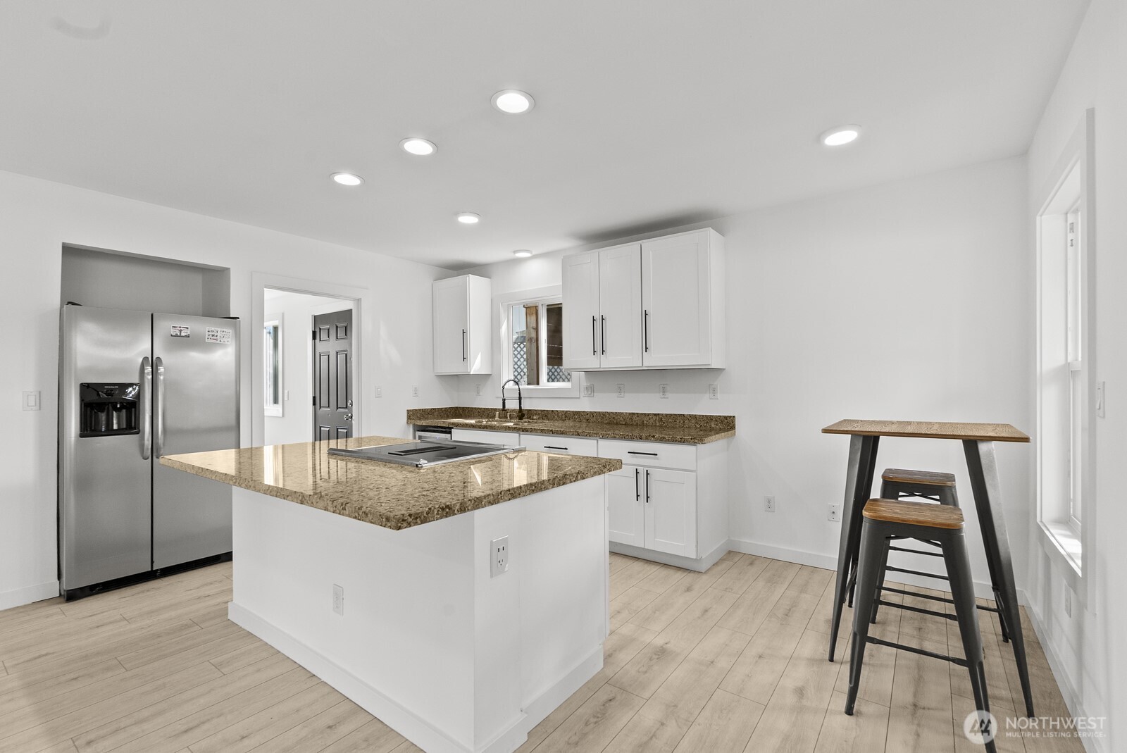1512 Milton Way Property Photo 3
