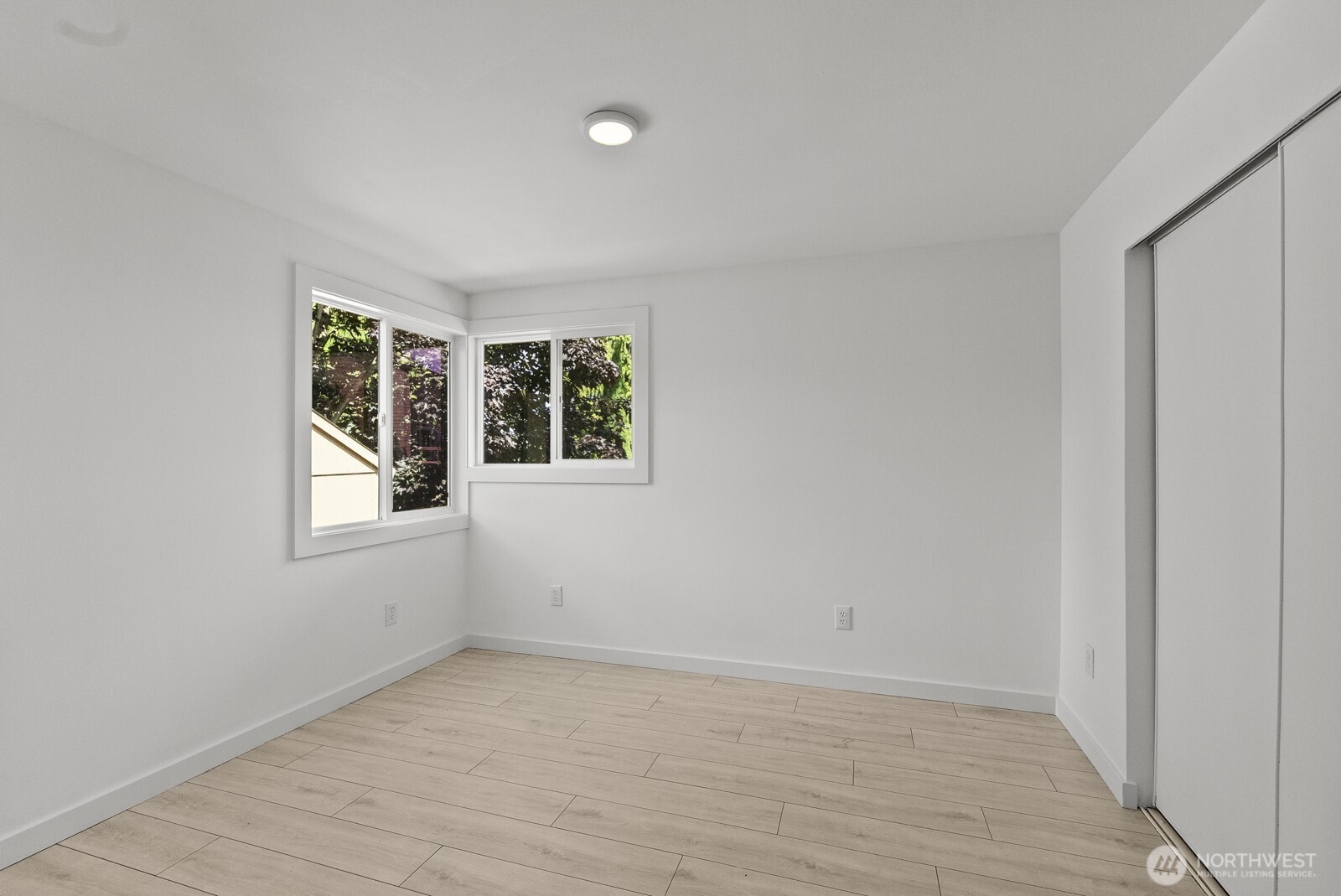 1512 Milton Way Property Photo 7