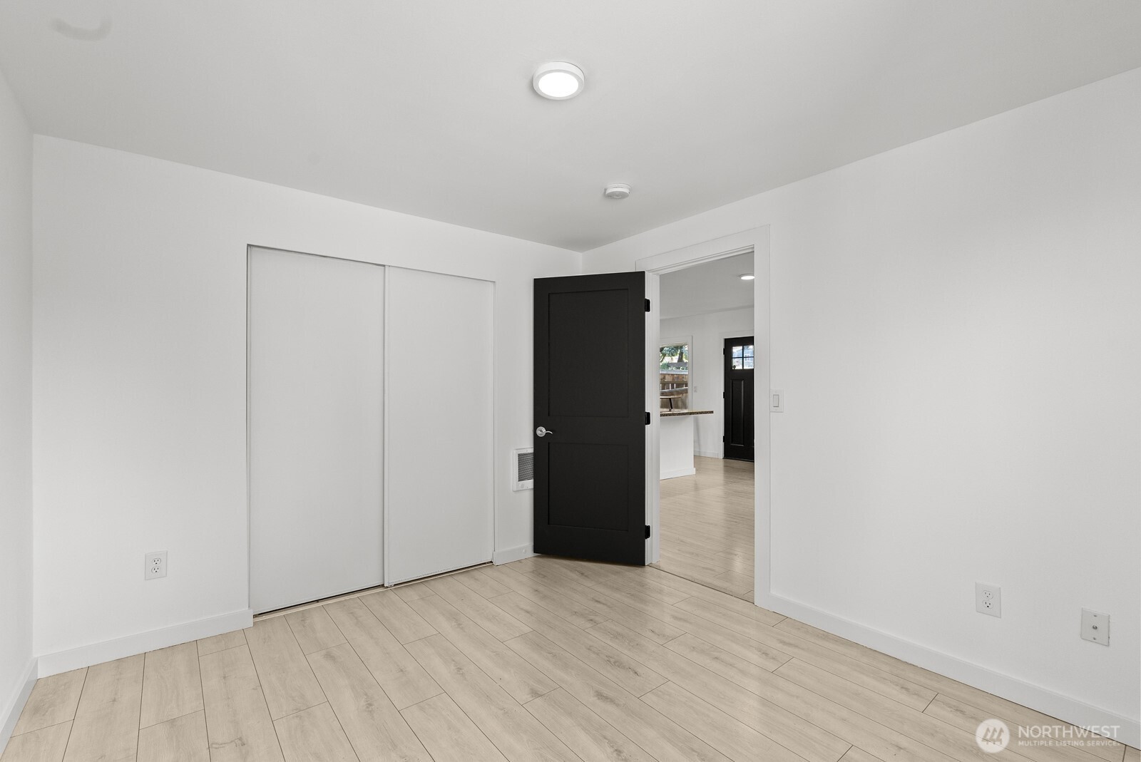 1512 Milton Way Property Photo 8