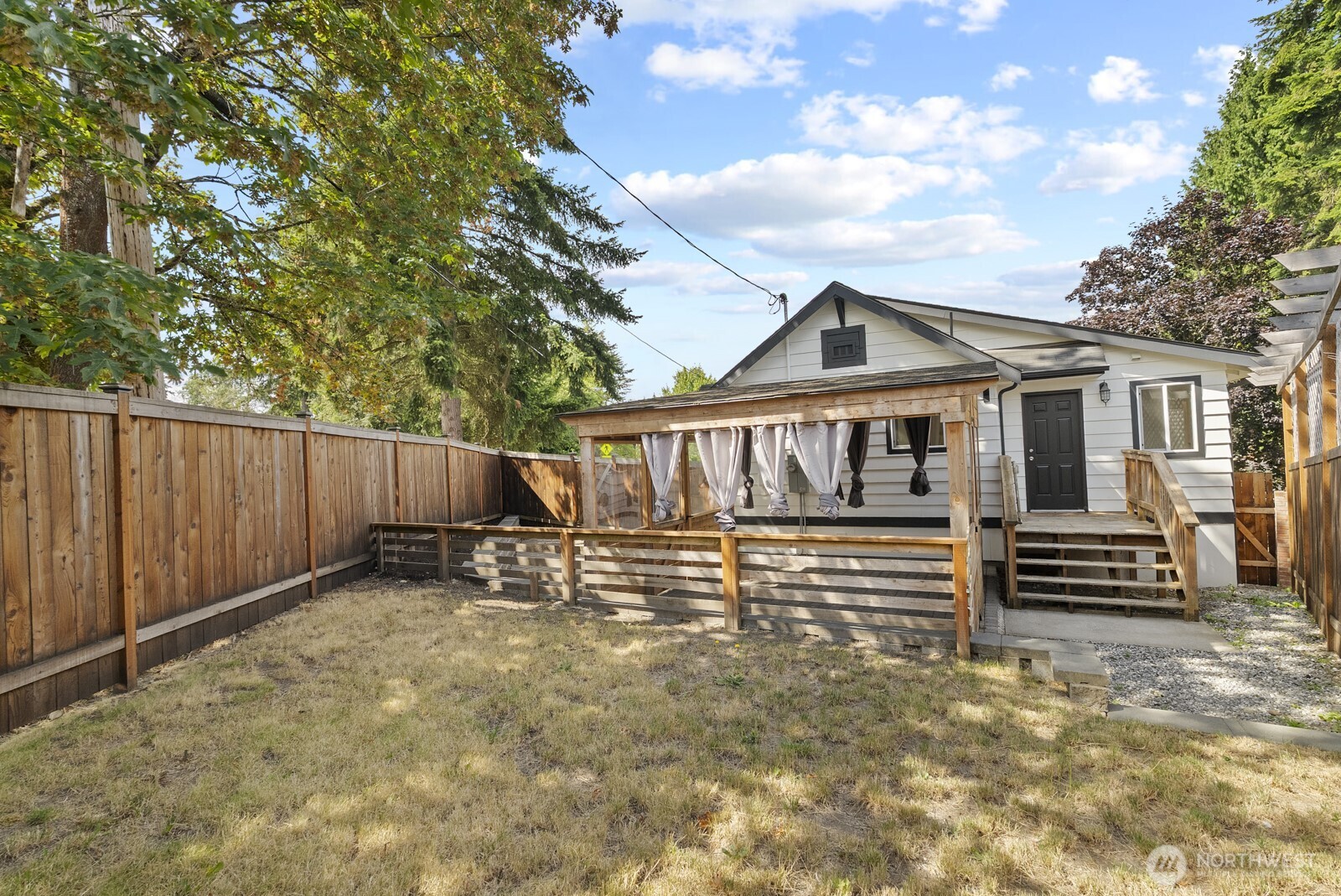 1512 Milton Way Property Photo 16