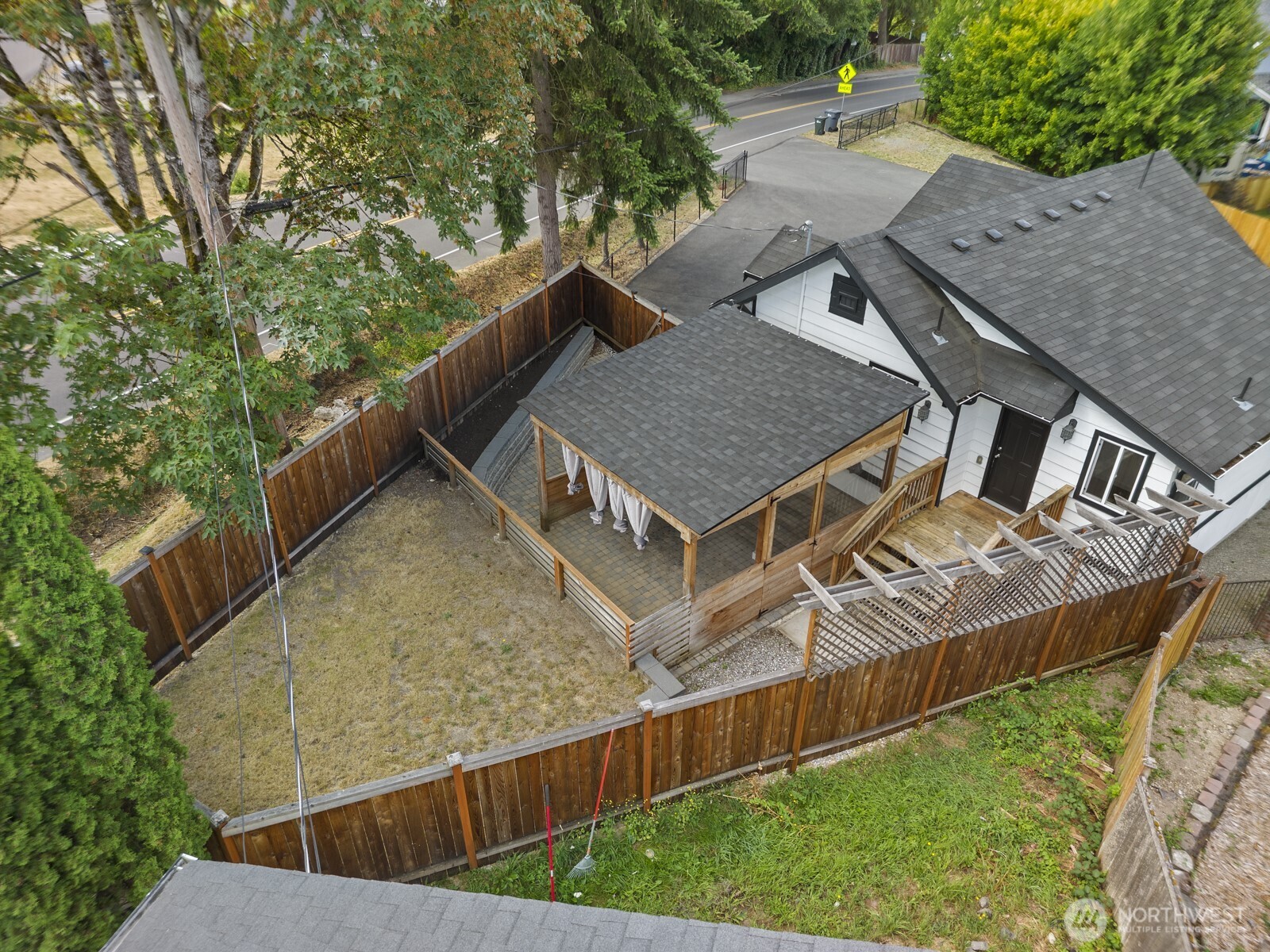 1512 Milton Way Property Photo 18