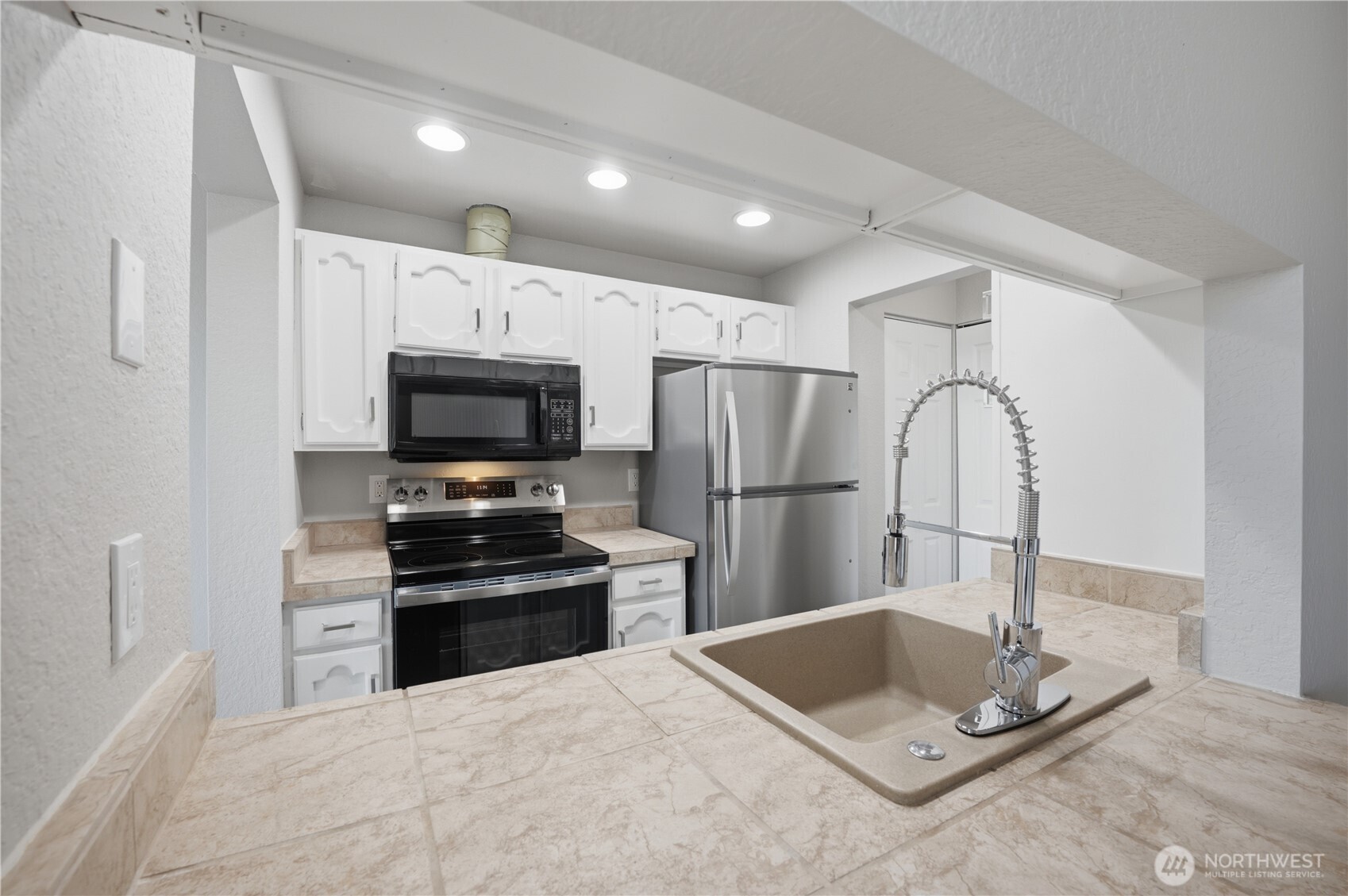4189 W Lake Sammamish Parkway B309 Property Photo 11