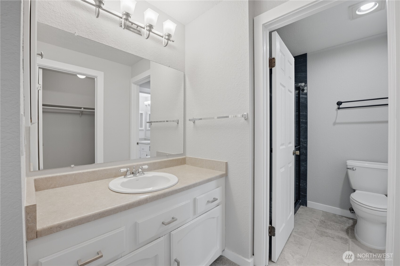 4189 W Lake Sammamish Parkway B309 Property Photo 24