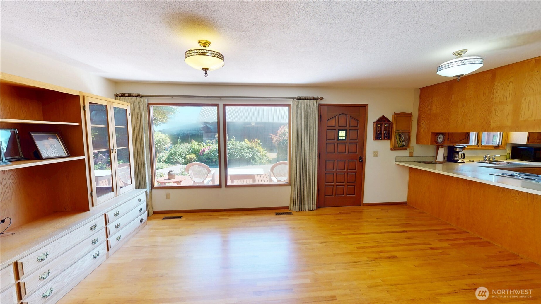 12741 Ring Lane Property Photo 6