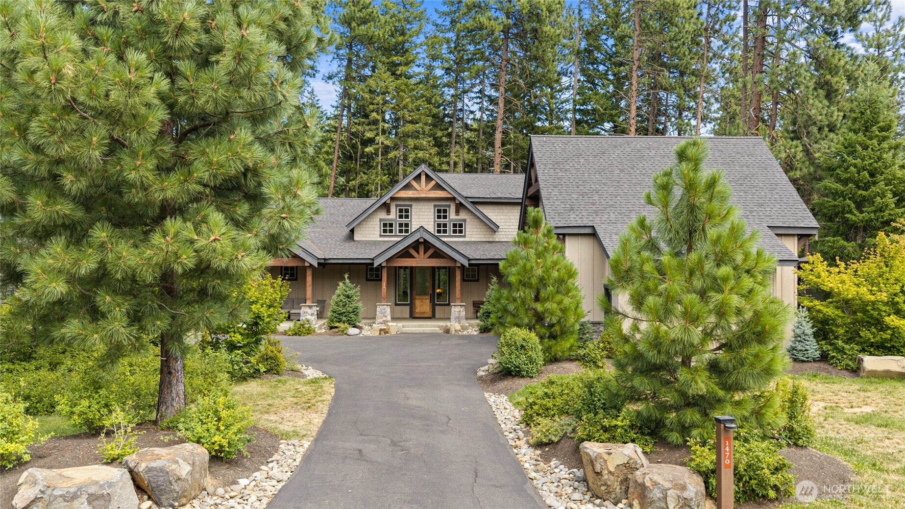 1470 Kokanee Loop Property Photo 2