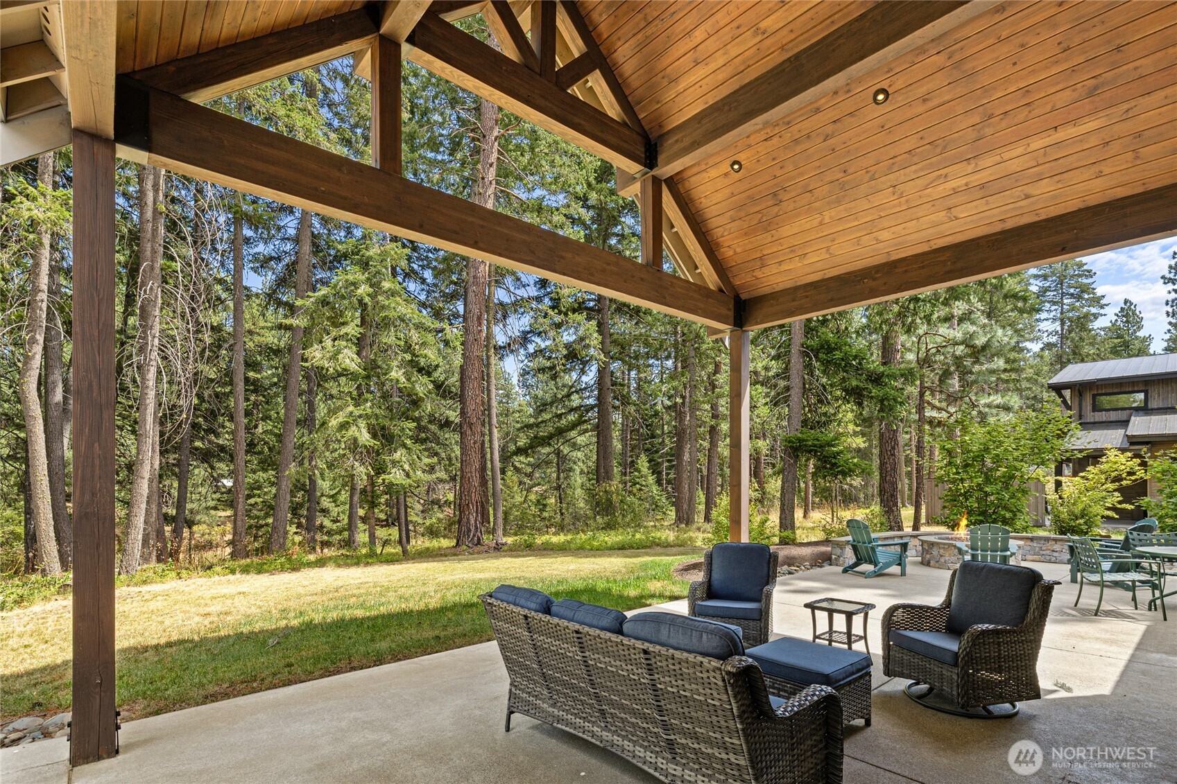 1470 Kokanee Loop Property Photo 11