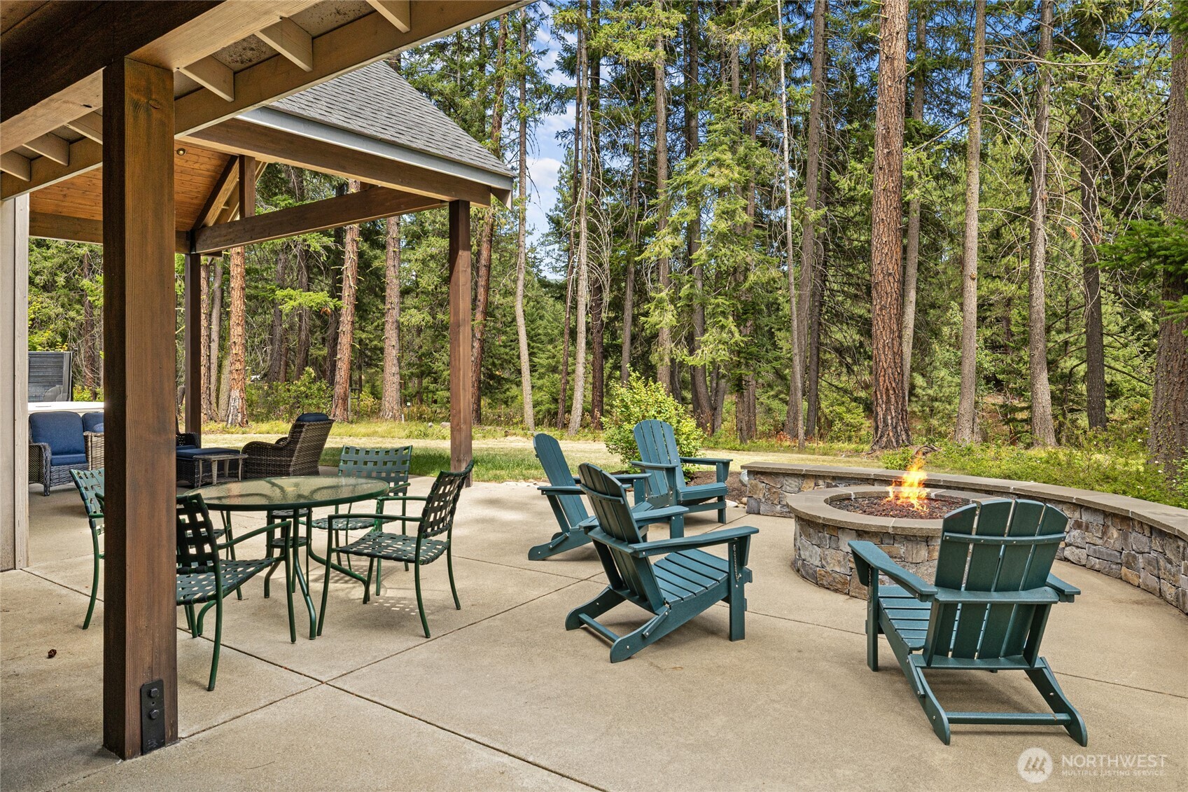 1470 Kokanee Loop Property Photo 12
