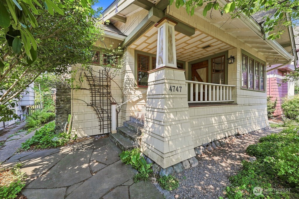 4747 4th Avenue Property Photo 1