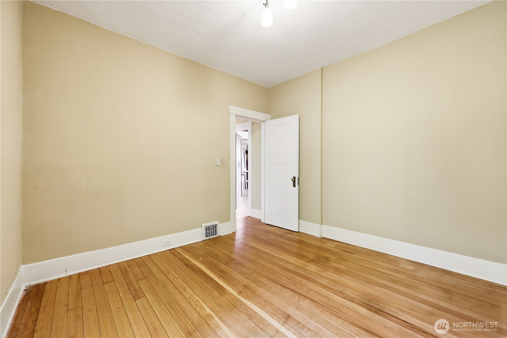 4747 4th Avenue Property Photo 16