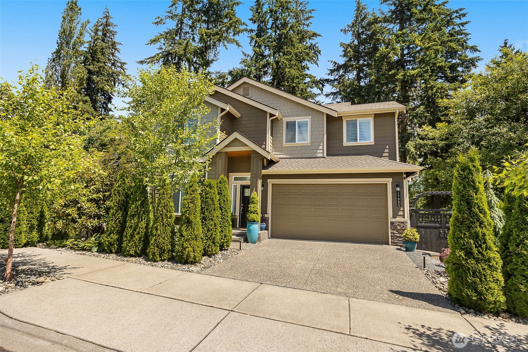 17905 8th Place Property Photo 2