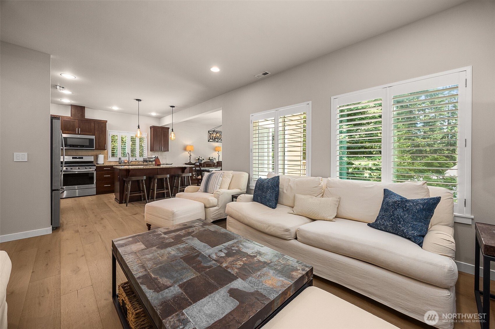 17905 8th Place Property Photo 4
