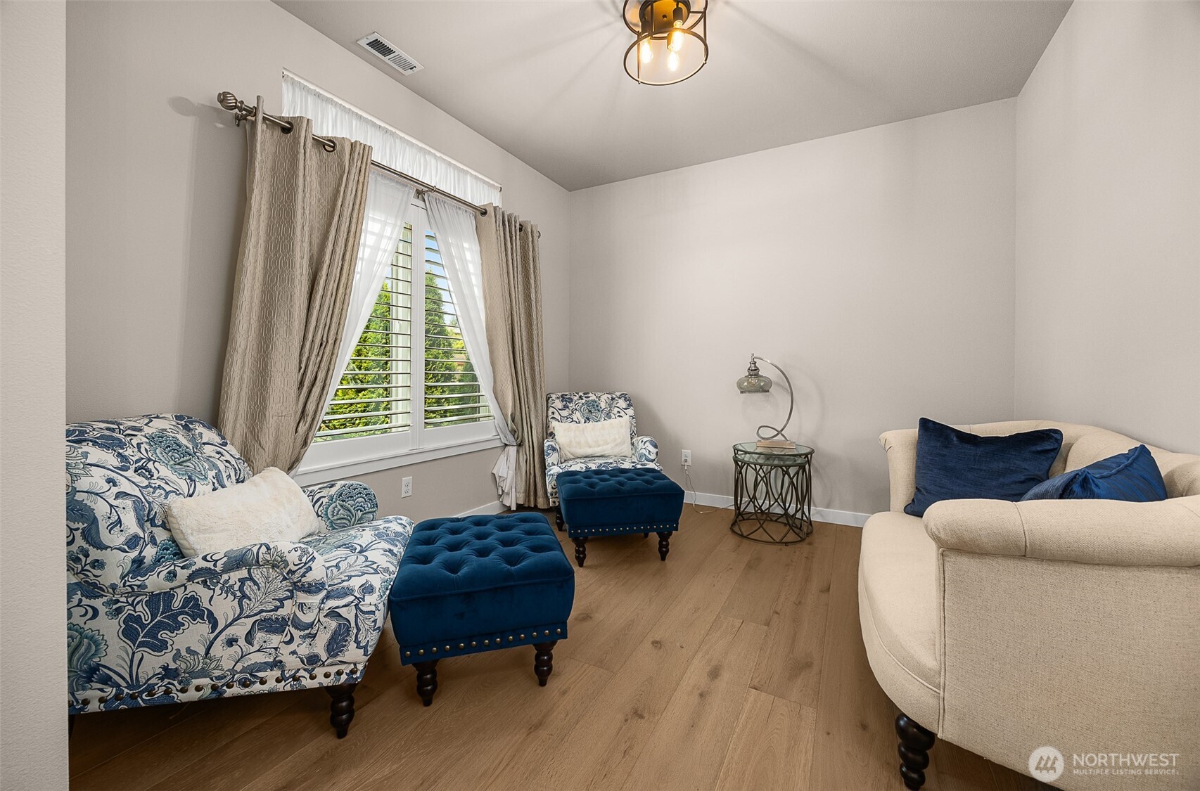 17905 8th Place Property Photo 13