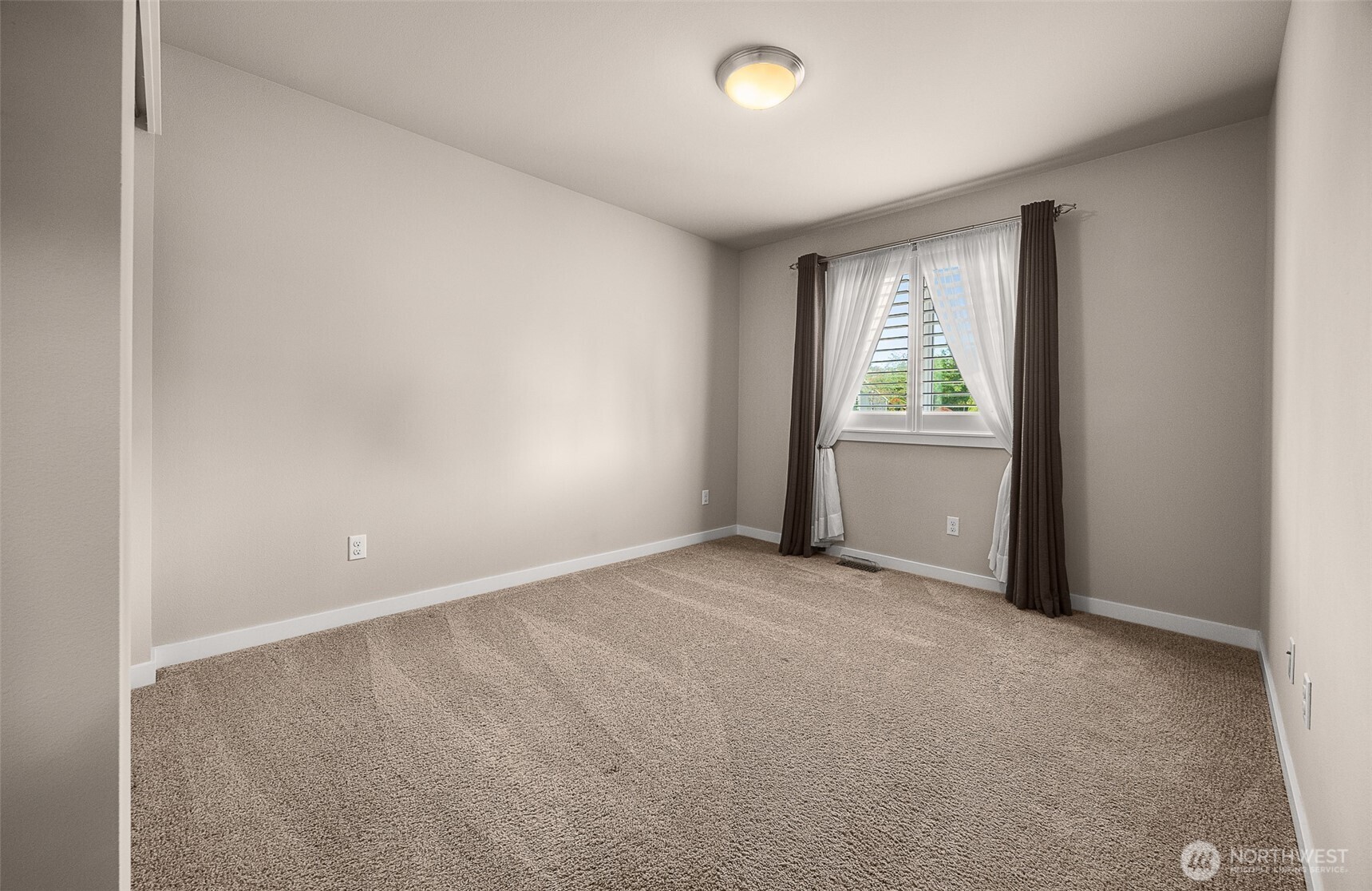 17905 8th Place Property Photo 21