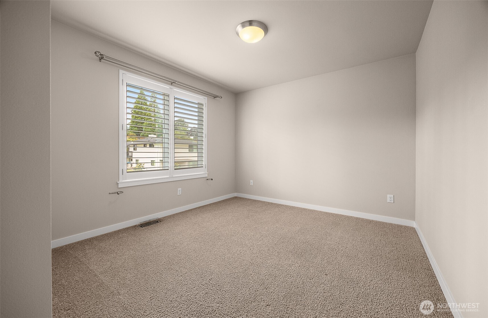 17905 8th Place Property Photo 22